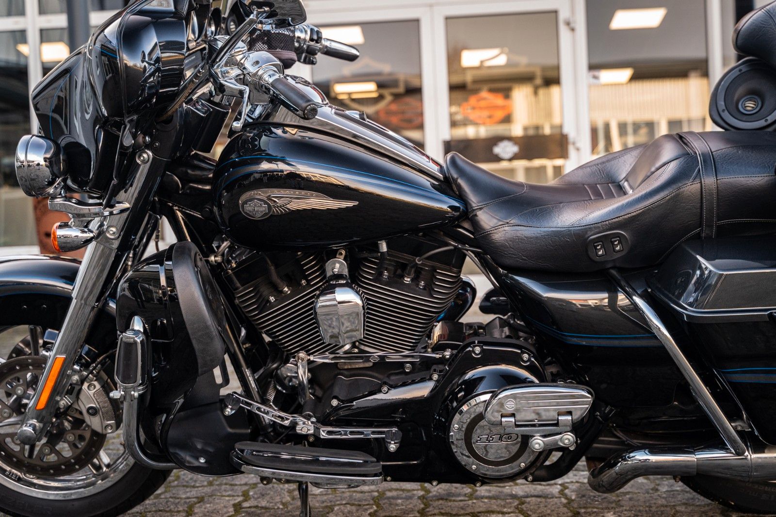 Fahrzeugabbildung Harley-Davidson CVO Ultra Classic Electra Glide 110ANV FLHTCUSE8