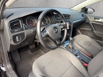 Volkswagen Golf - 11