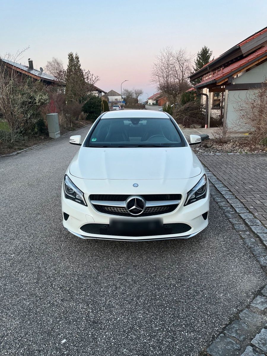 MERCEDES-BENZ Mercedes Benz Cla 200 Coupe
