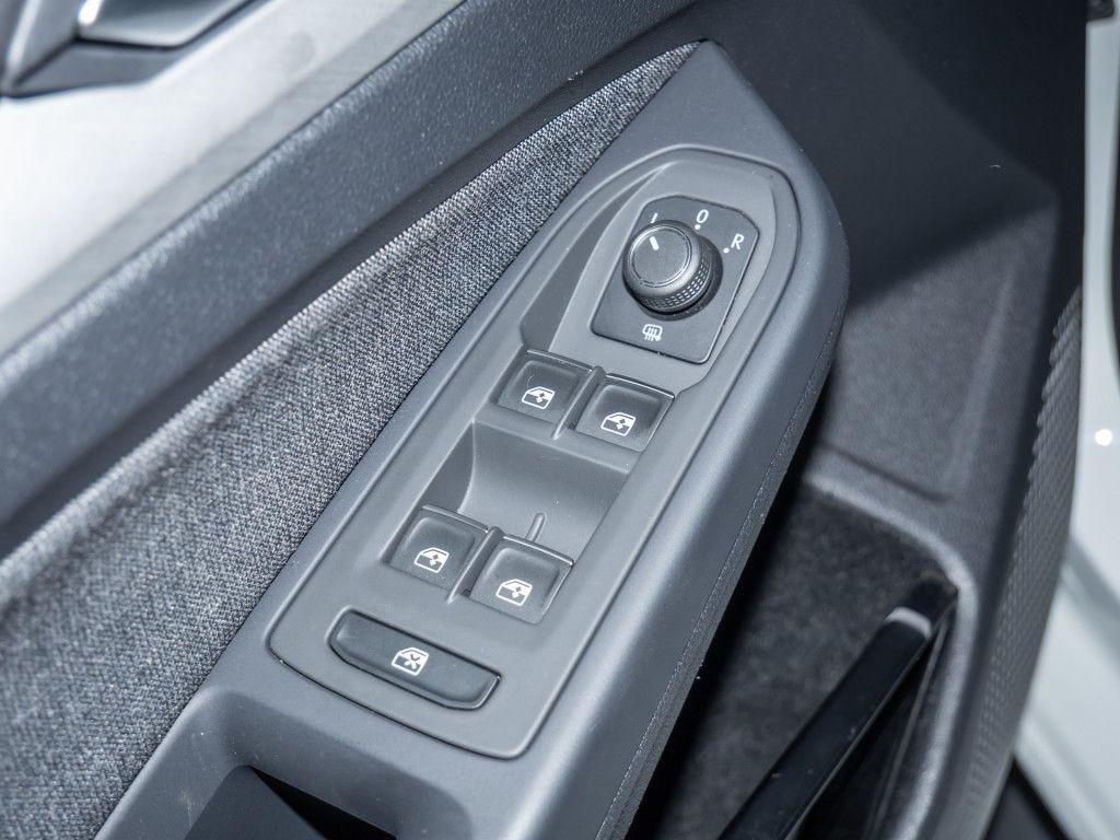 Volkswagen Golf VIII Variant 2.0 TDI Life Navi LED Keyless, миниатюра 18