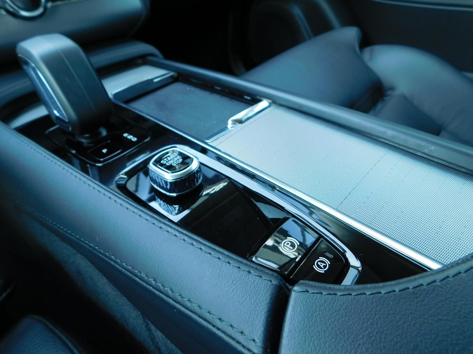 Fahrzeugabbildung Volvo XC90 B5 D Plus Bright