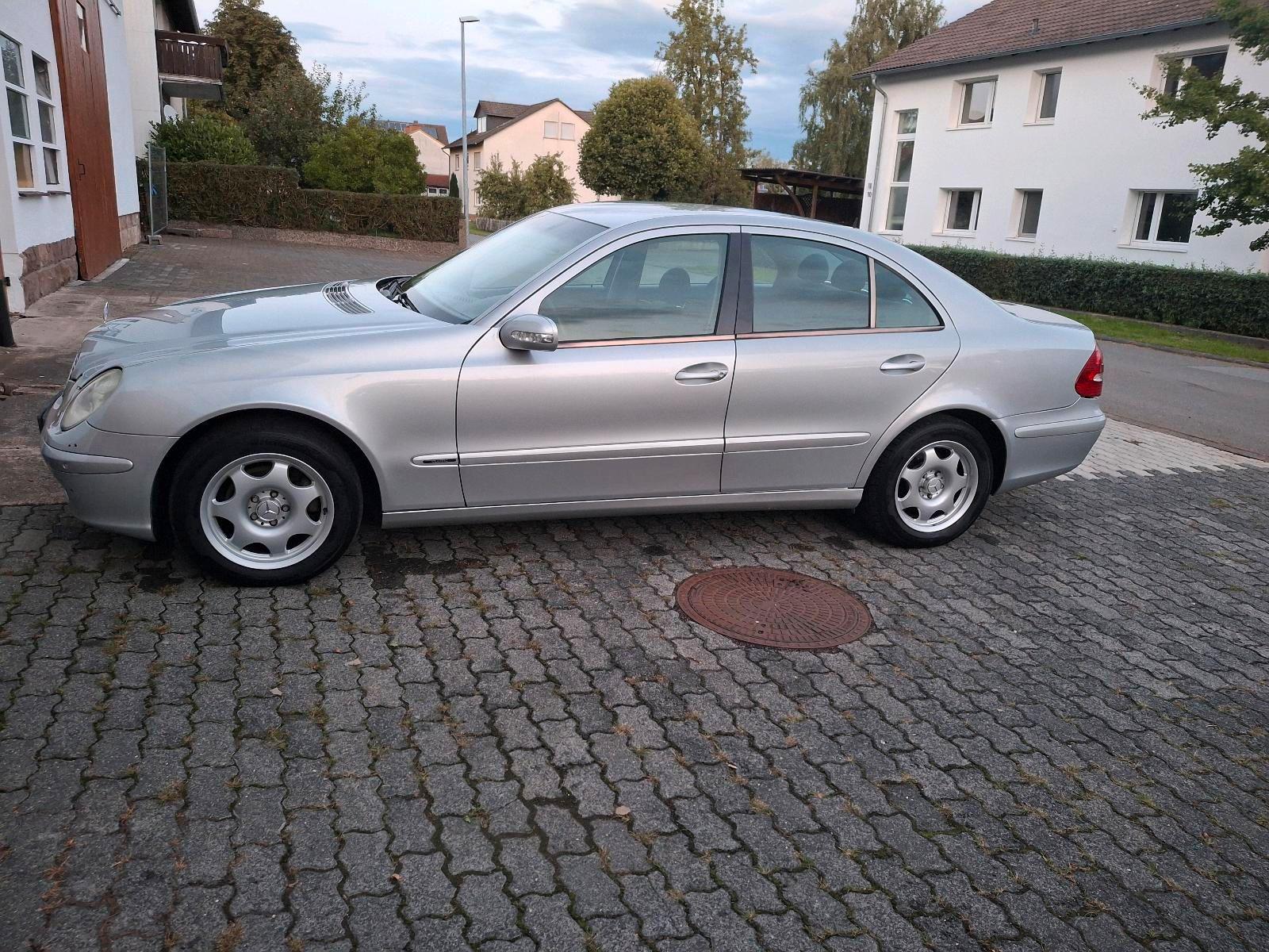 Mercedes-Benz E 200