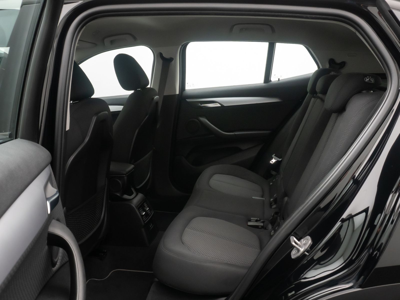 Fahrzeugabbildung BMW X2 sD18i GeschwindigReg ParkAss DAB Navi Lordos