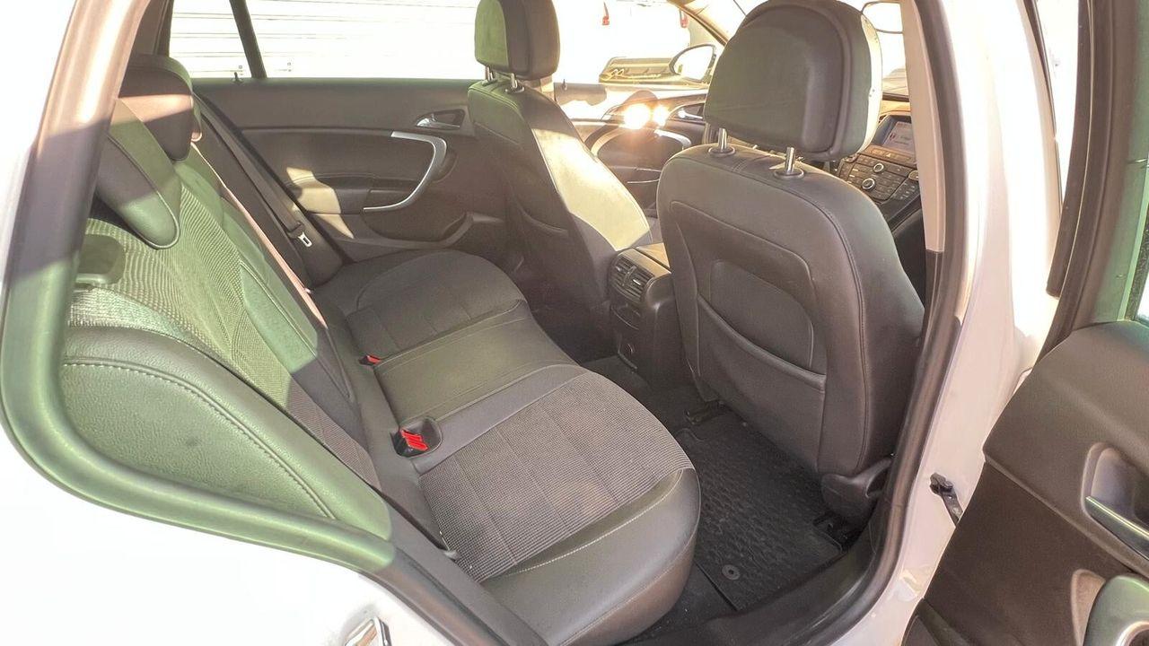 Opel Insignia 2010 — photo 9