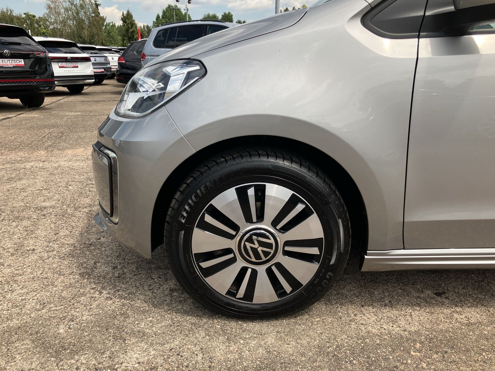 Fahrzeugabbildung Volkswagen e-up! Style Plus SHZ DAB+ Ambiente Klima