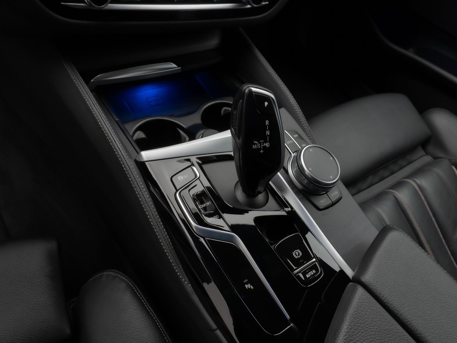 Fahrzeugabbildung BMW 520d LuxuryLine Kamera DAB CockPitPr Alarm Sport