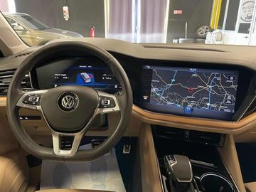 Volkswagen Touareg - 4