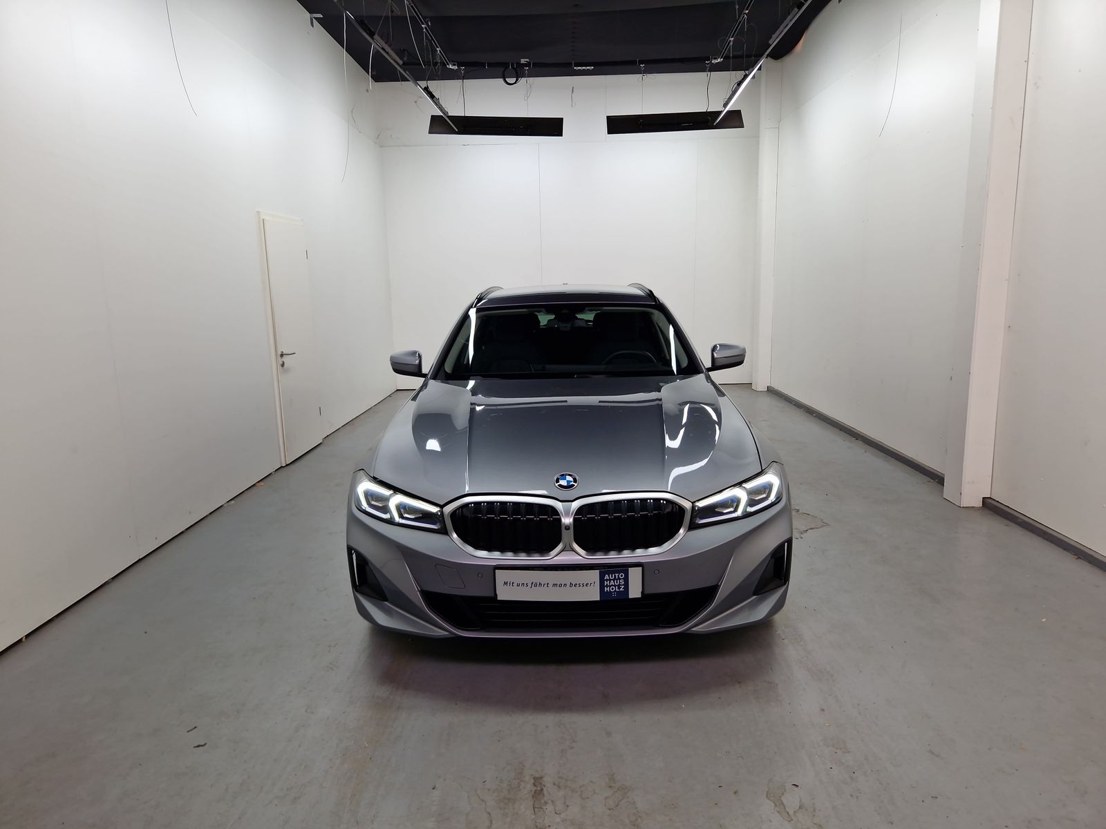 BMW 318 i Touring Navi LED SHZ Allwetter – Bild 6