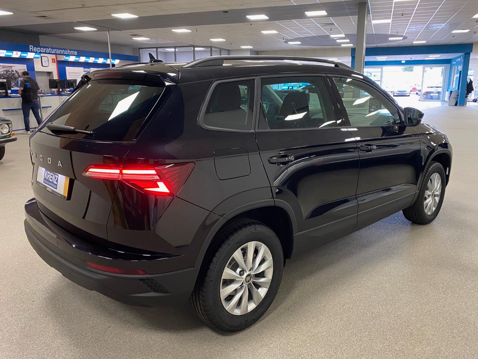 Fahrzeugabbildung SKODA Karoq 1.5 TSI DSG Selection+AHK schwenk.+KAMERA+