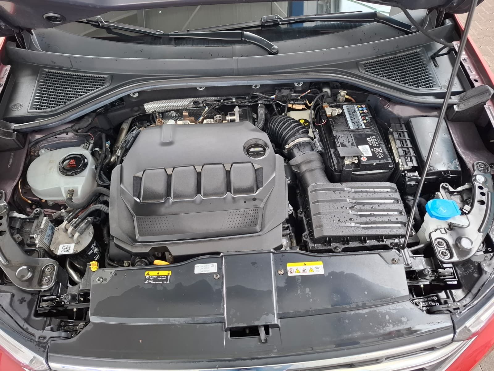 Fahrzeugabbildung Volkswagen T-Roc Style 2,0 TDI DSG +IQ.Drive +Navi +Kamera