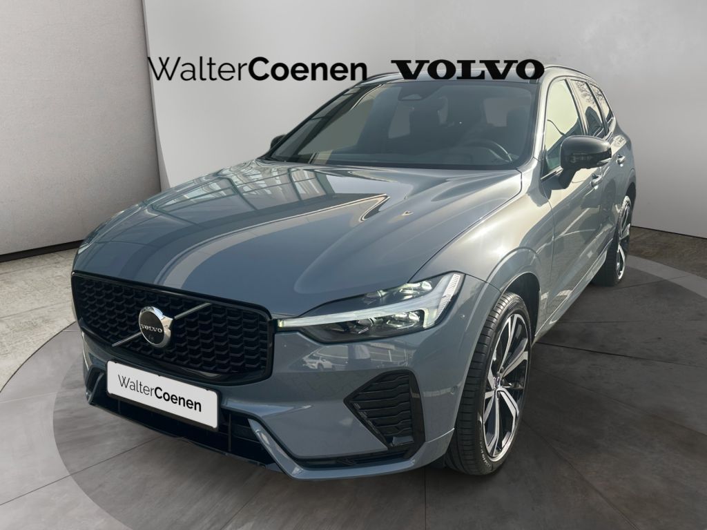 VOLVO XC60 B4 D Plus Dark Fahrerassistenz-Paket  + Pan