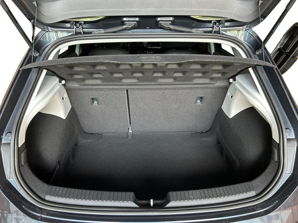 Fahrzeugabbildung SEAT Leon 1.5 TSI ACT DSG OPF FR