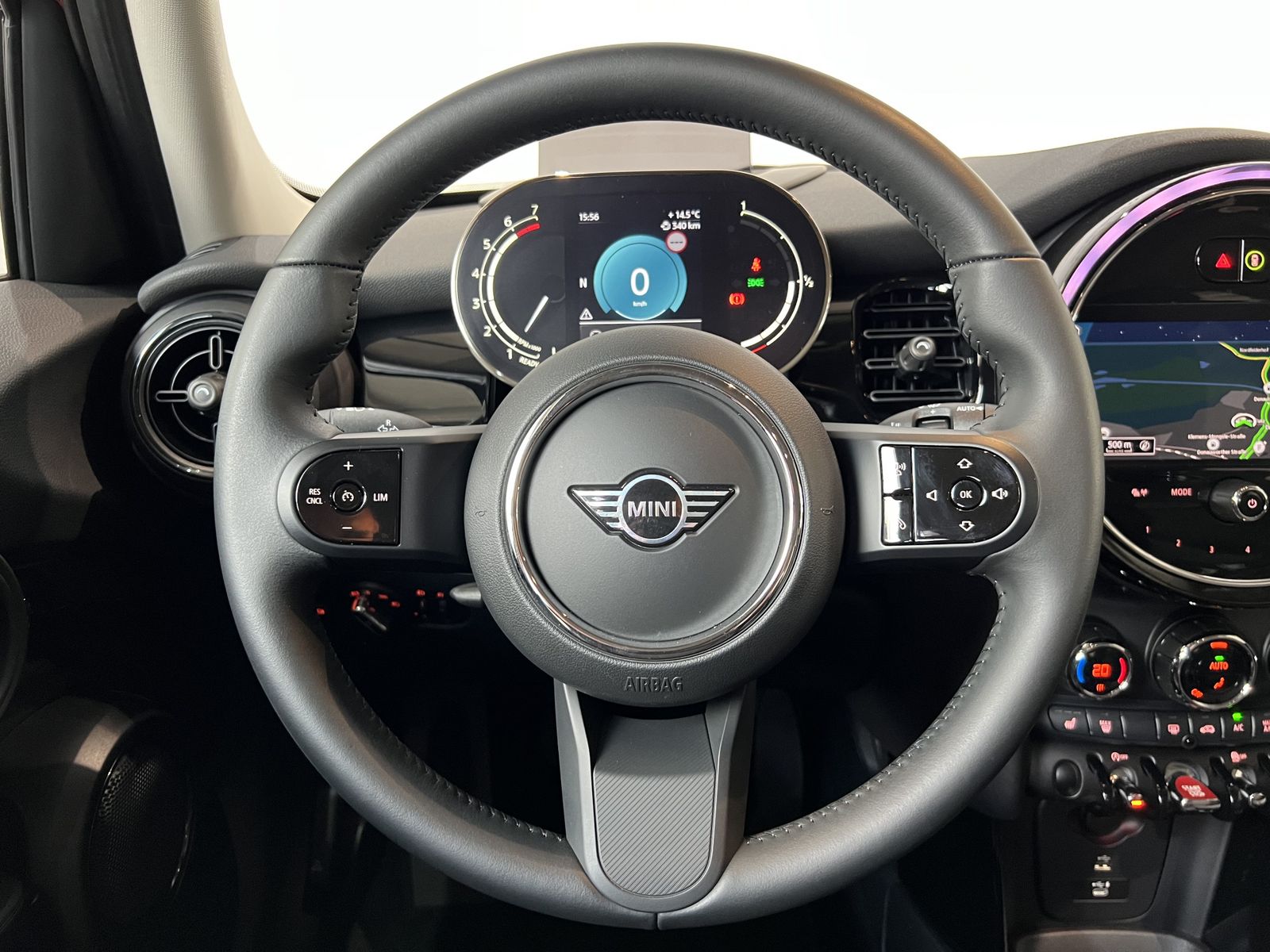 Fahrzeugabbildung MINI Cooper |Head-Up Display |Rückfahrkamera |Sitzhei