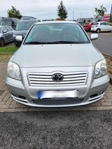 Toyota Avensis - Toyota Avensis aus 2005 mit Diesel-Antrieb