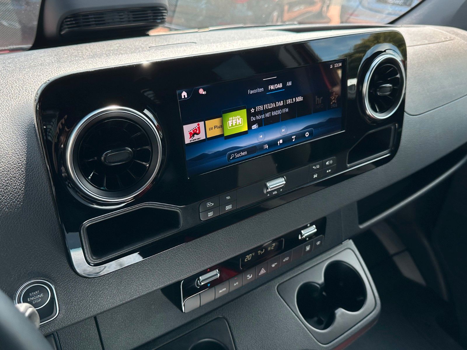 Fahrzeugabbildung Mercedes-Benz Sprinter 319 CDI 4x4 DoKa Klima AHK3,5to