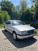 Mercedes-Benz C 180 CLASSIC - Rentnerfahrzeug  - Mercedes-Benz: R Class