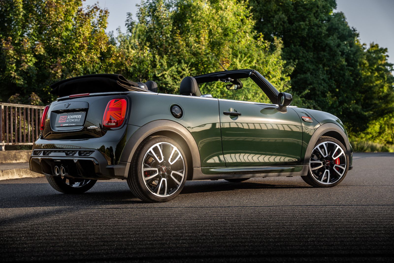 Fahrzeugabbildung MINI John Cooper Works Cabrio FACELIFT/AERO-PACK/LED