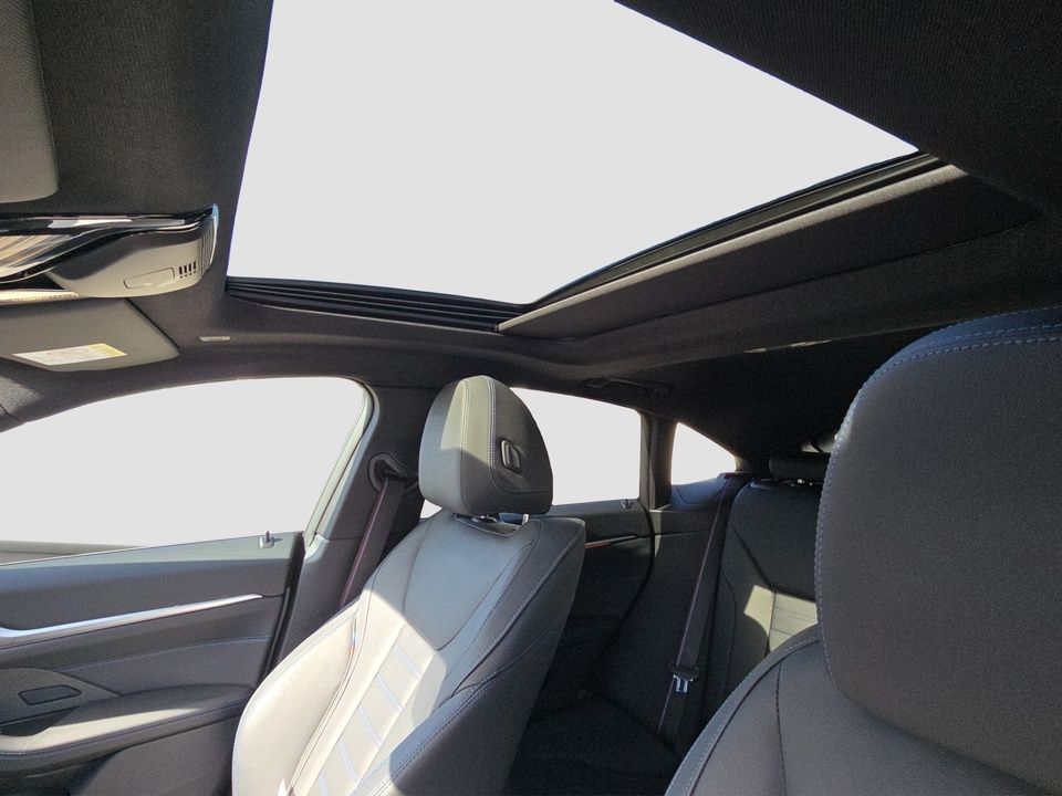 BMW i4 - Bild 12