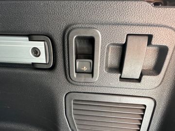 Fahrzeugabbildung Volkswagen Touran 2.0 TDI R Line LED AHK 7 Sitze
