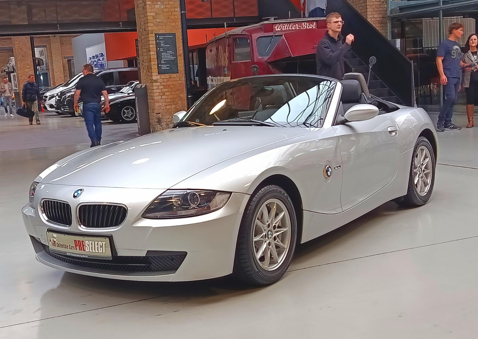 BMW Z4 Roadster 2.0iS - fast wie Jahreswagen!