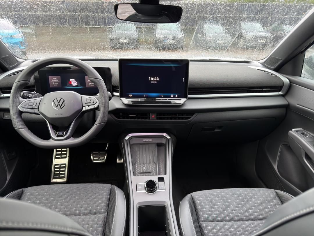 Fahrzeugabbildung Volkswagen T-Roc R-Line R-Line,Easy-Open,AHK,Black-Style,IQ