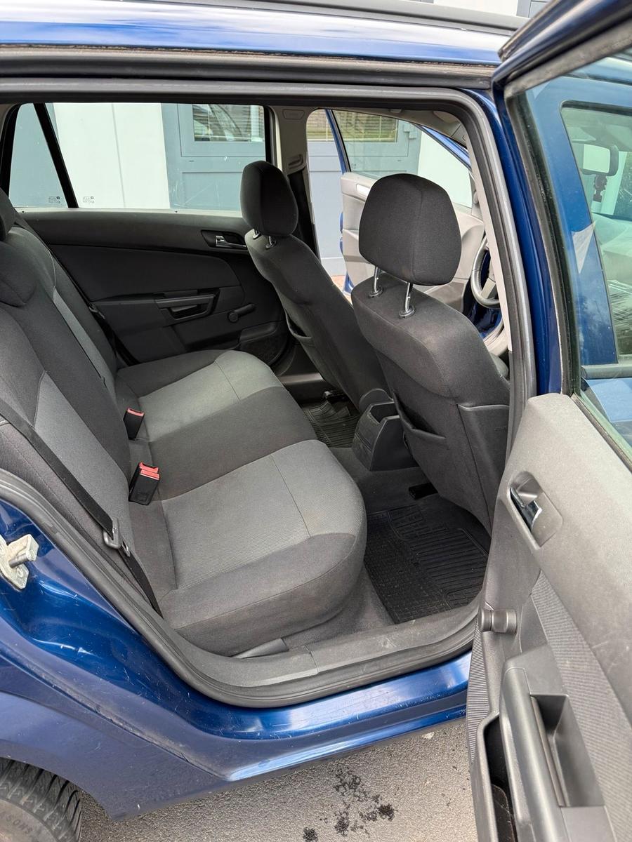Opel Astra 2006 — photo 11