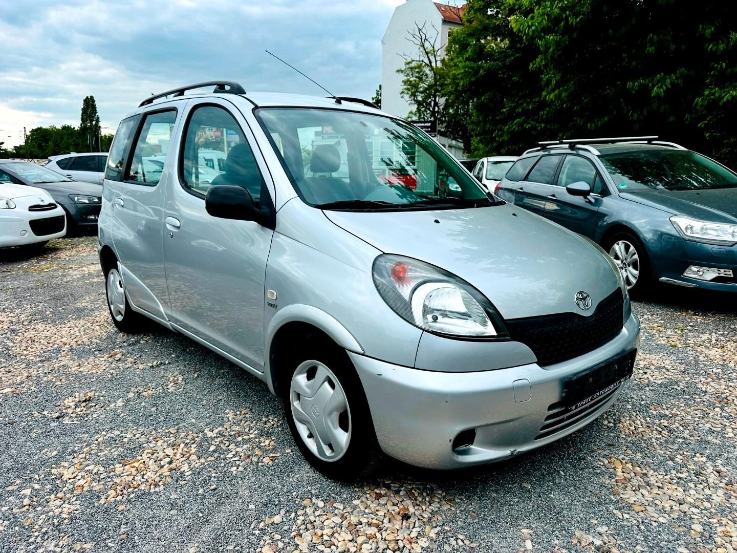 Toyota Yaris 1.3 VVT-i - Automatik + 1.Hand + Rentner