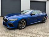 BMW M8 Competition xDrive Coupé M8 Competition - blaue BMW M8