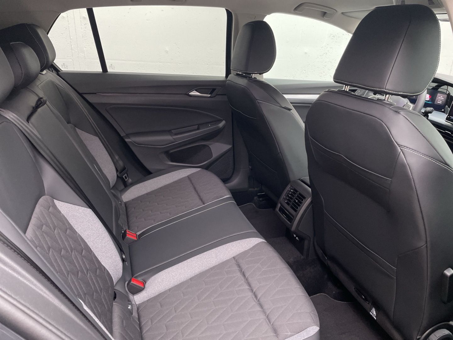 Golf VIII 1.5 eTSI DSG Energy Navi/ACC/Kamera/LE