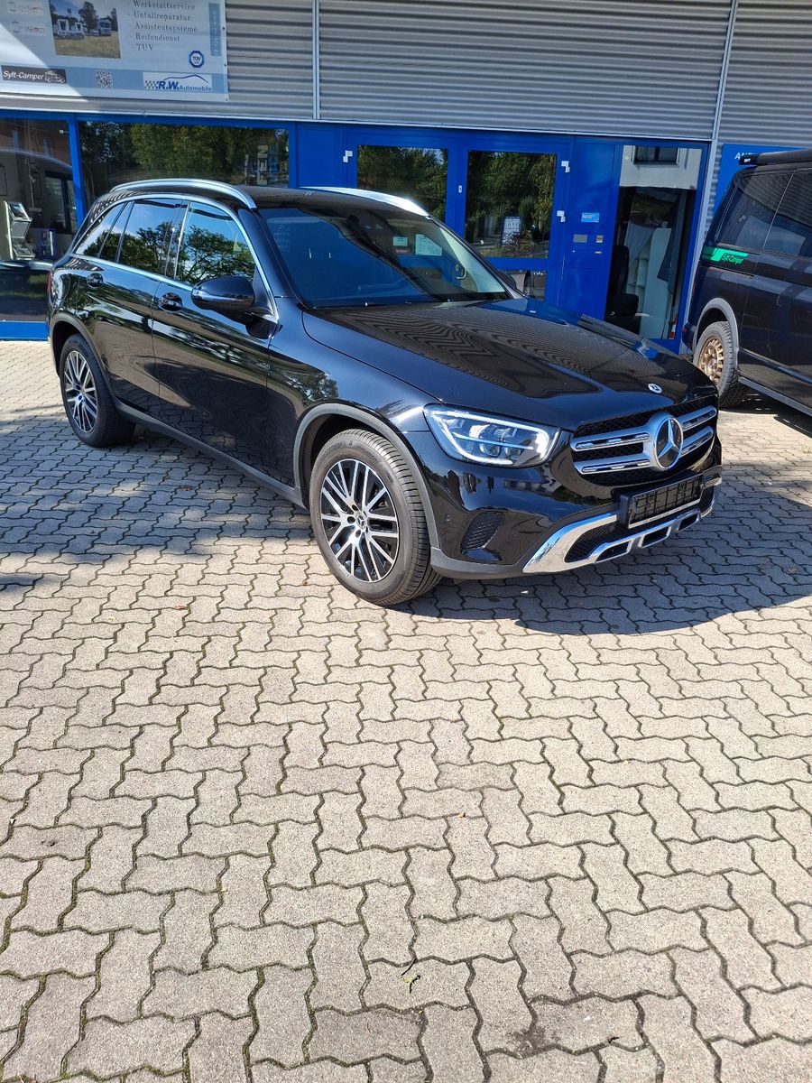 MERCEDES-BENZ GLC 300 GLC  d 4Matic, Ahk,Panoramadach,19"Alu