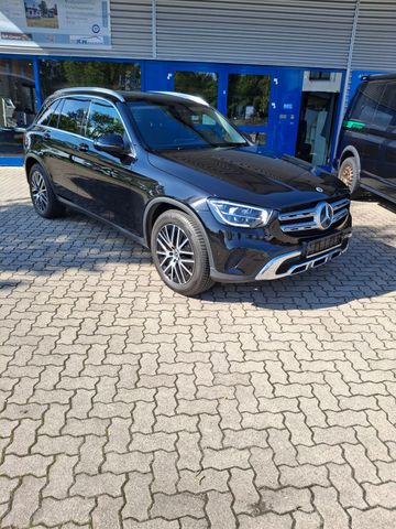MERCEDES-BENZ GLC 300 GLC  d 4Matic, Ahk,Panoramadach,19"Alu