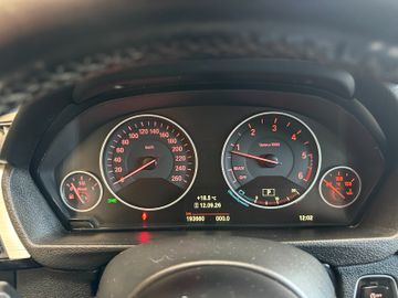 MYAUTOCENTER – Gebraucht- und Jahreswagen mit Werkstattservice in Pfaffenhofen BMW 320 *HARMANKARDON*HUD*TOTWASSIST*AHK*TEMPO*NAVI*