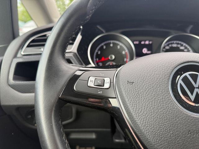 Touran United 1.5 TSI Navi El. Heckklappe Apple 