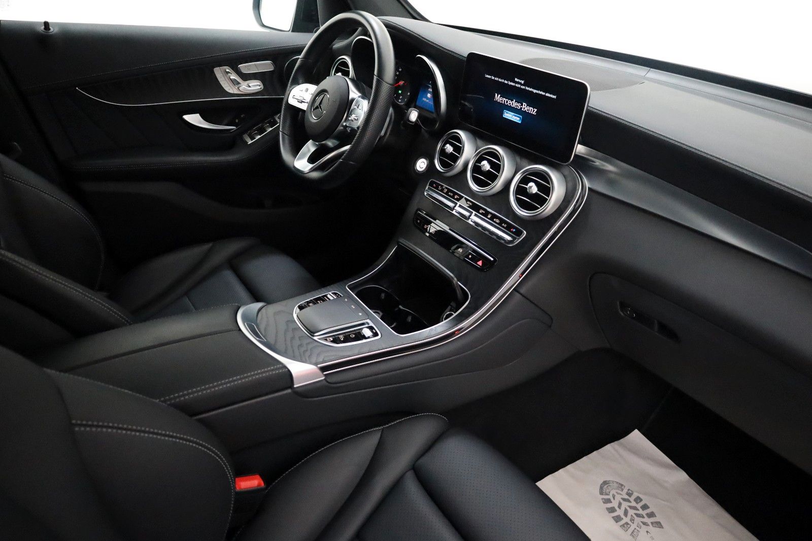 Fahrzeugabbildung Mercedes-Benz GLC 300 de Coupe 4M,AMG,Night-pak.,LED,360Kamera