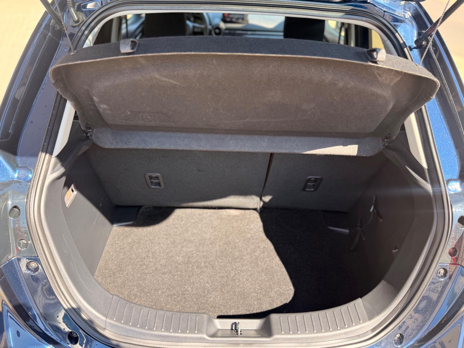 Mazda 2 Lim. Kizoku,23400km