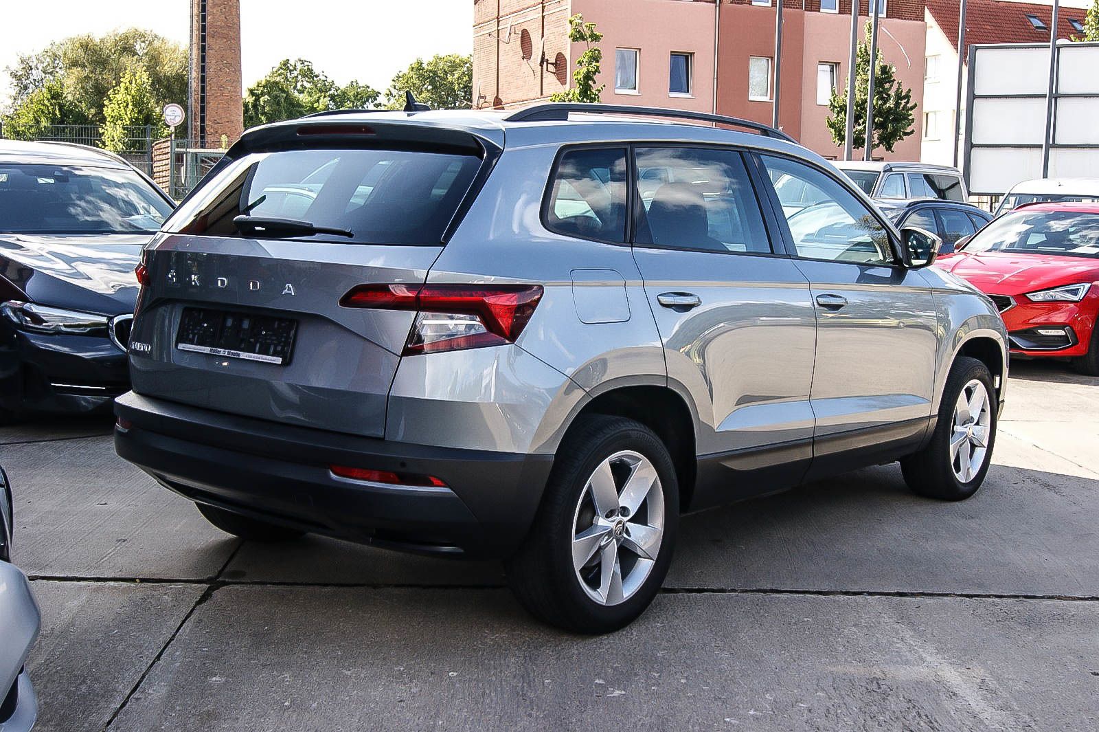 Fahrzeugabbildung SKODA Karoq 1.6 TDI DSG Ambition NAVI ANHÄNGERKUPPLUNG