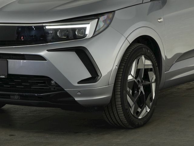 Grandland GSe PHEV 4X4 AT+AHK+NACHTSICHT+NAVI+36