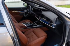 BMW 740 – 25 / 29