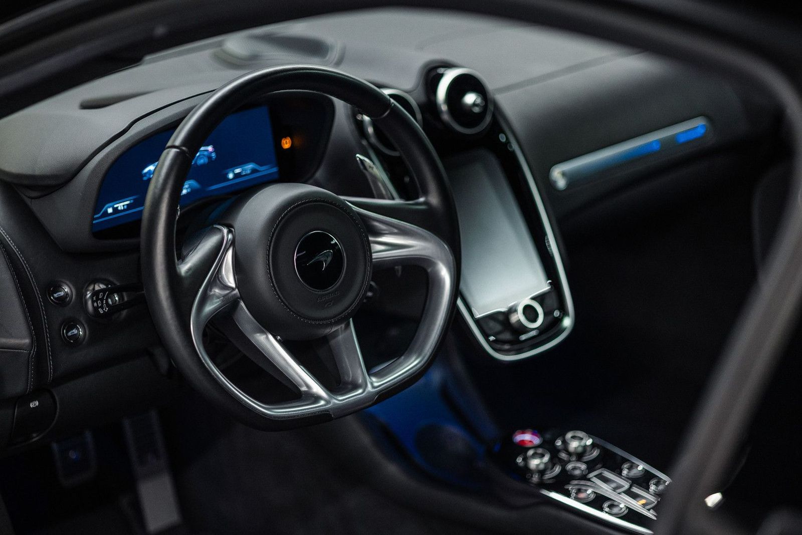 McLaren GT 4.0 V8 Btw auto, (€ 123.925,62 Ex B.T.W) B&W imagem 2