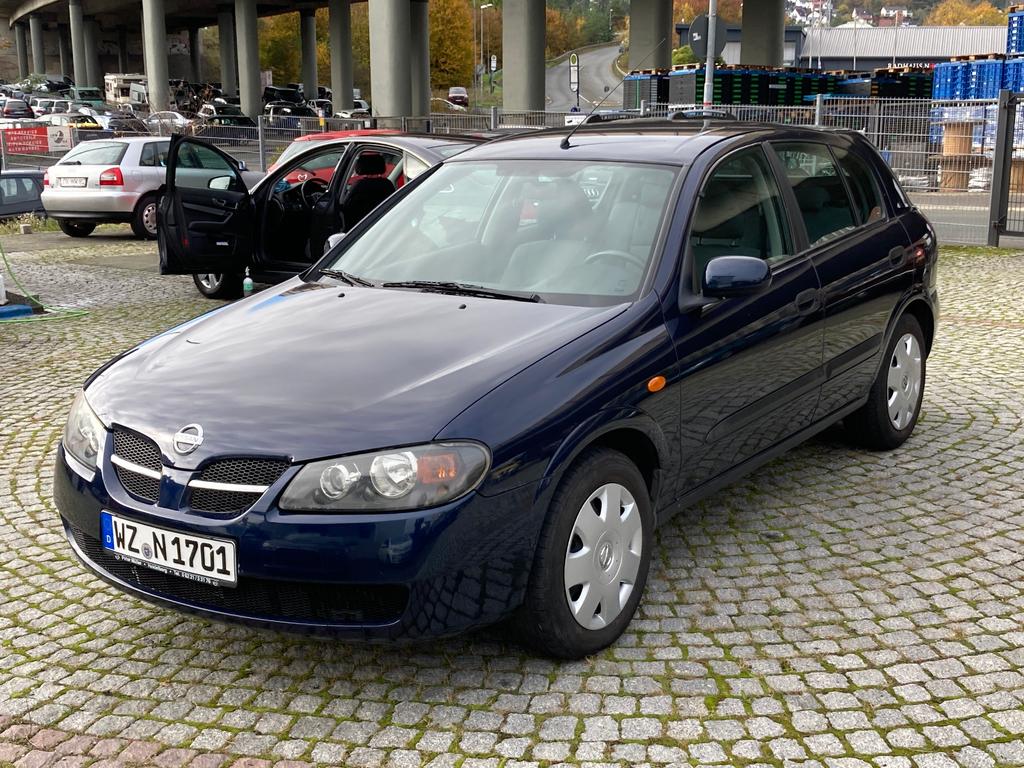 Nissan Almera