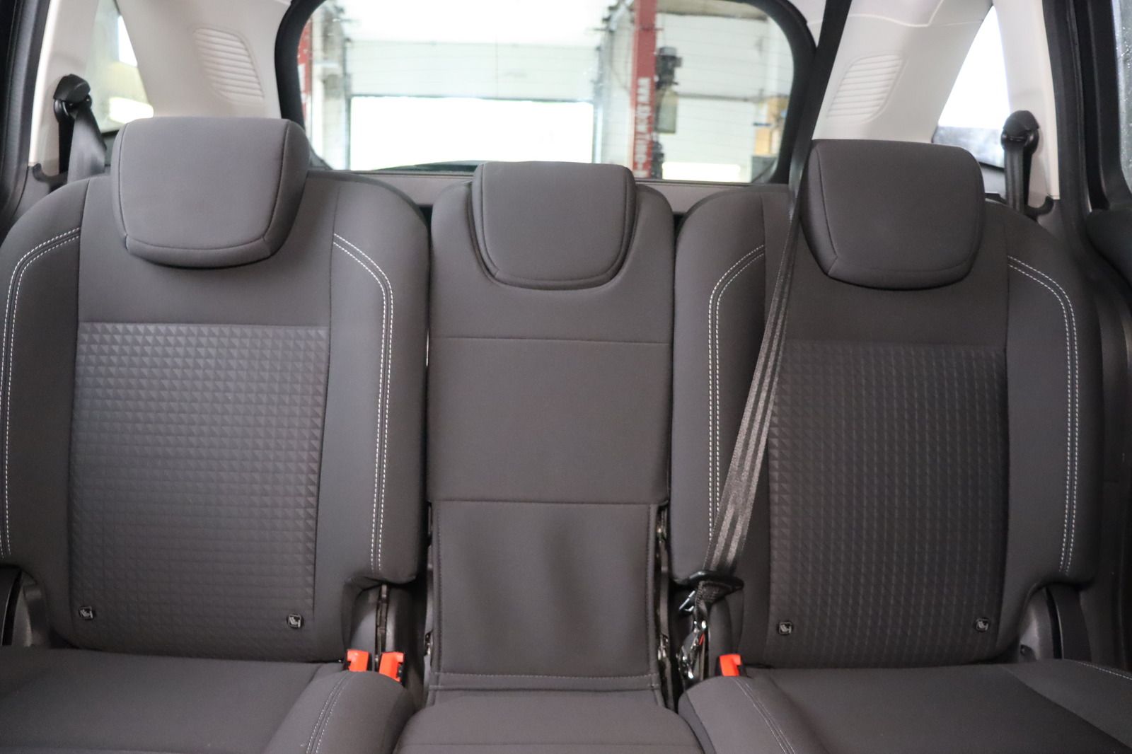 Fahrzeugabbildung Ford Grand C-Max 1.0 Cool & Connect * Navi * SHZ HU/A