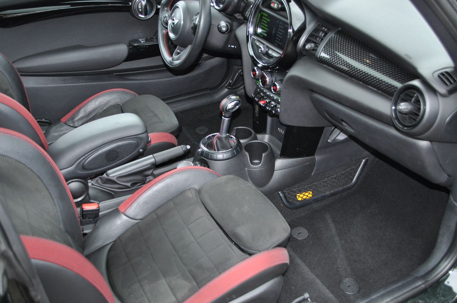 Fahrzeugabbildung MINI JOHN_COOPER_WORKS Vollausstattung JCW
