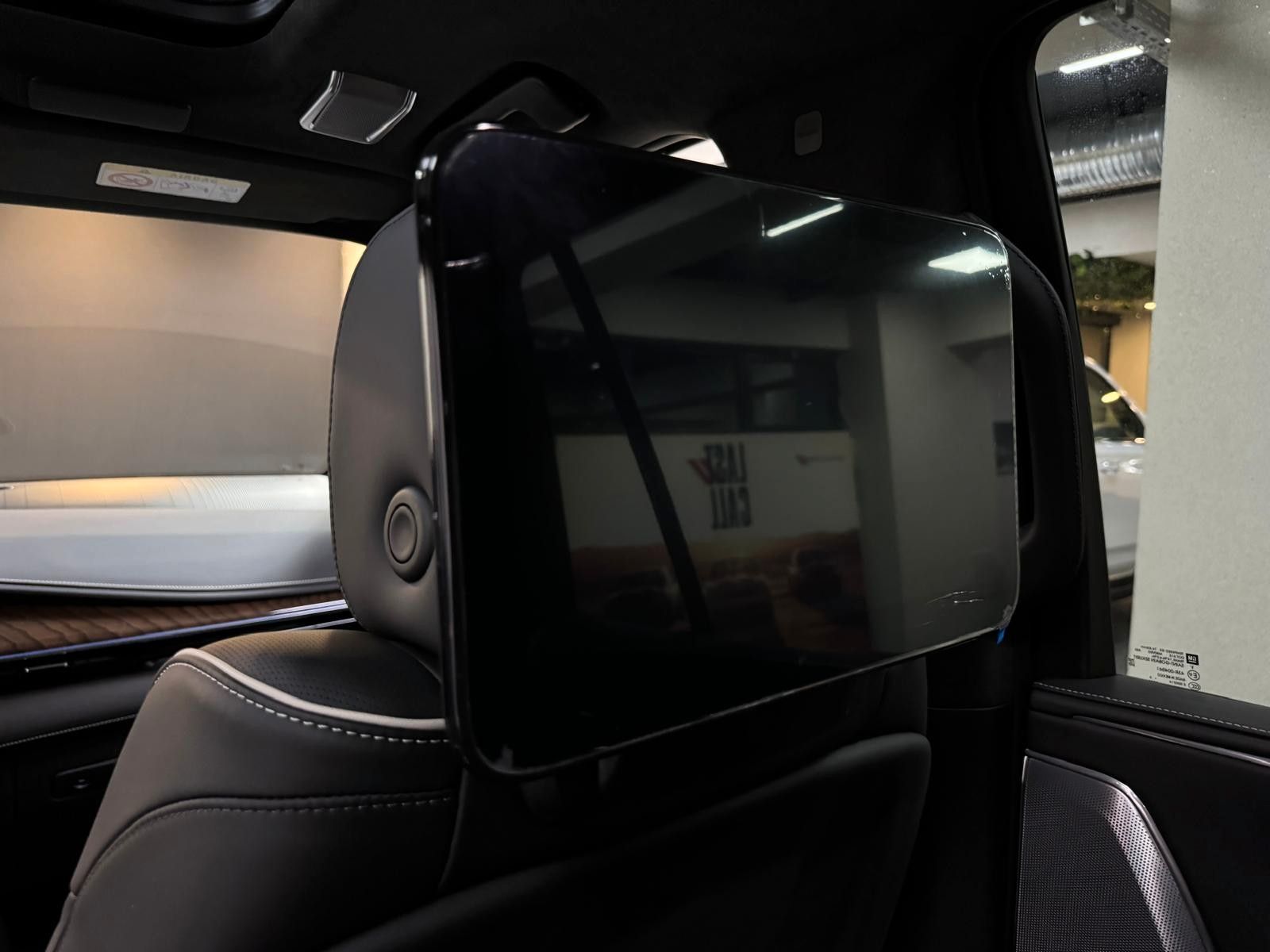 Fahrzeugabbildung Cadillac ESCALADE SPORT-PLATINUM 6.2 V8 -NIGHT VISiON 3 J