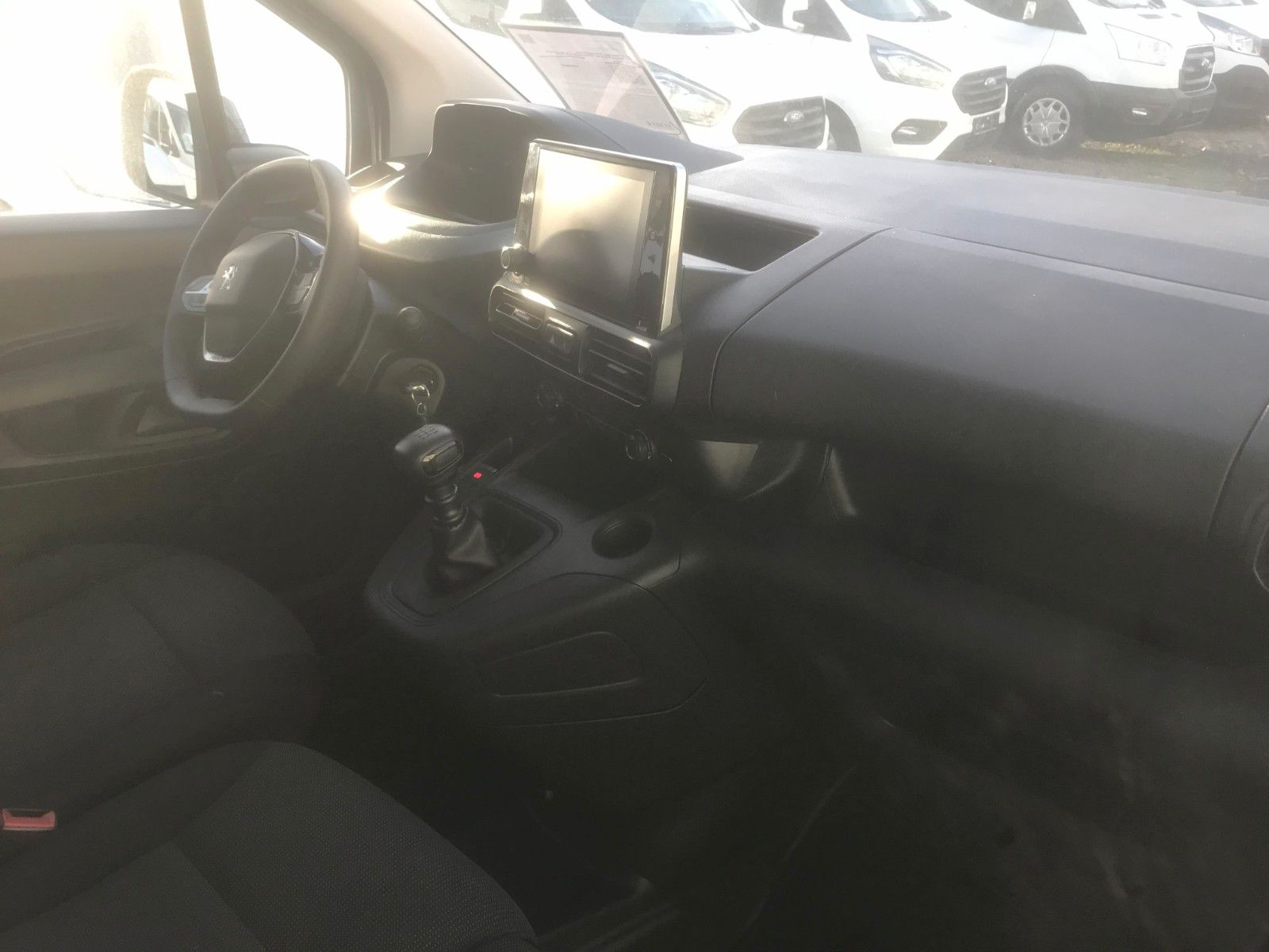 Fahrzeugabbildung Peugeot Partner Premium L2,SHZ,PDC,27796Km