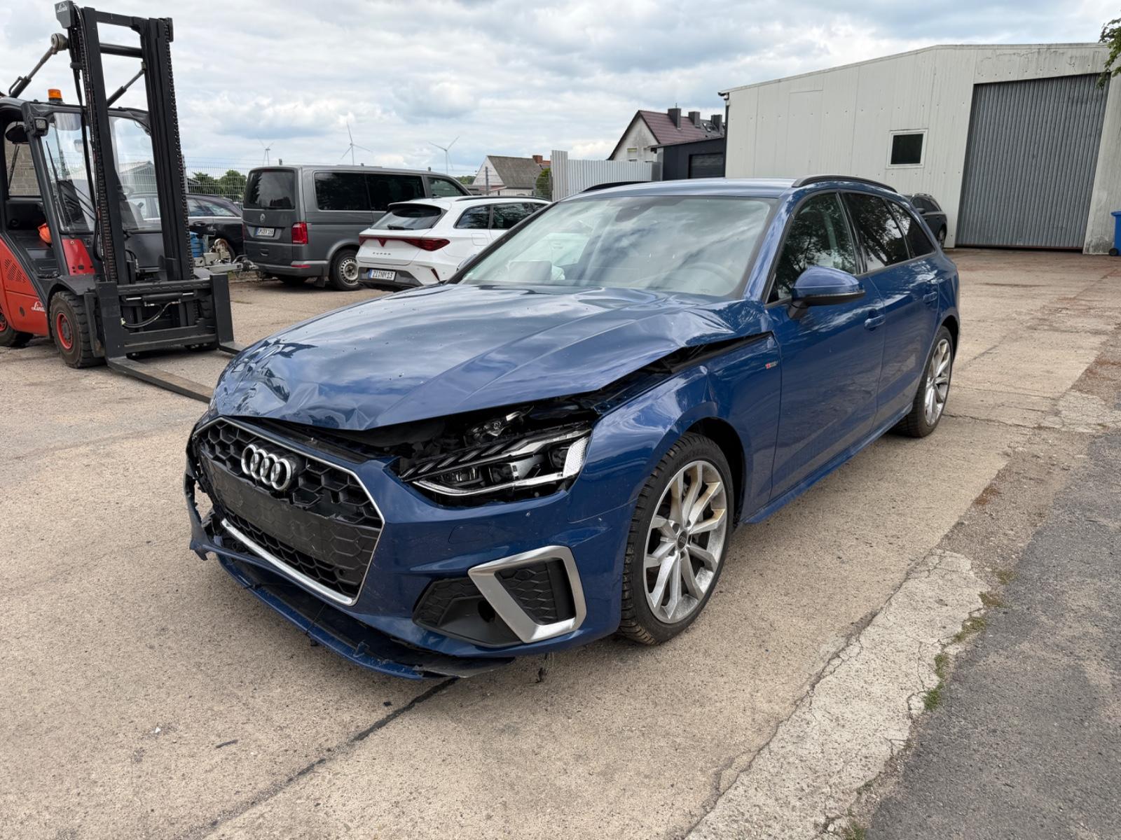 Audi A4 Avant 40 TDI S line Matrix Head-Up Virtual