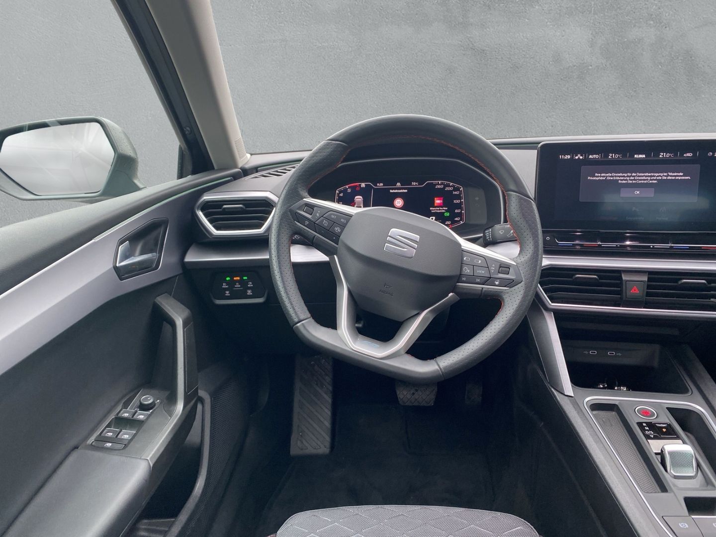 Fahrzeugabbildung SEAT Leon Sportstourer FR 2.0 TDI EU6d Navi digitales