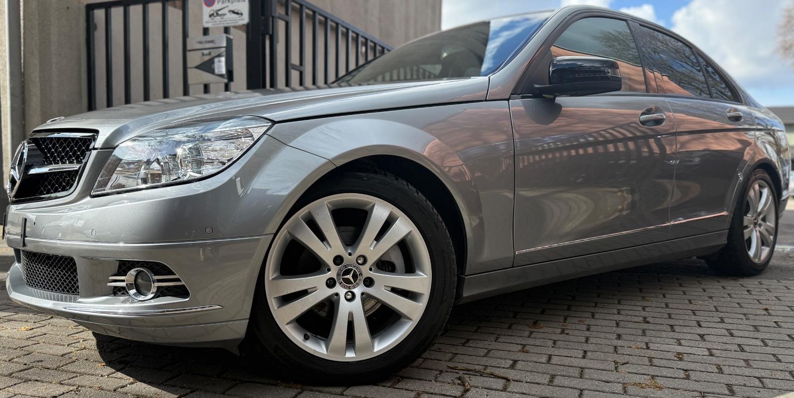 Mercedes-Benz C 180 BlueEfficiency Automatik Navi PDC Garantie
