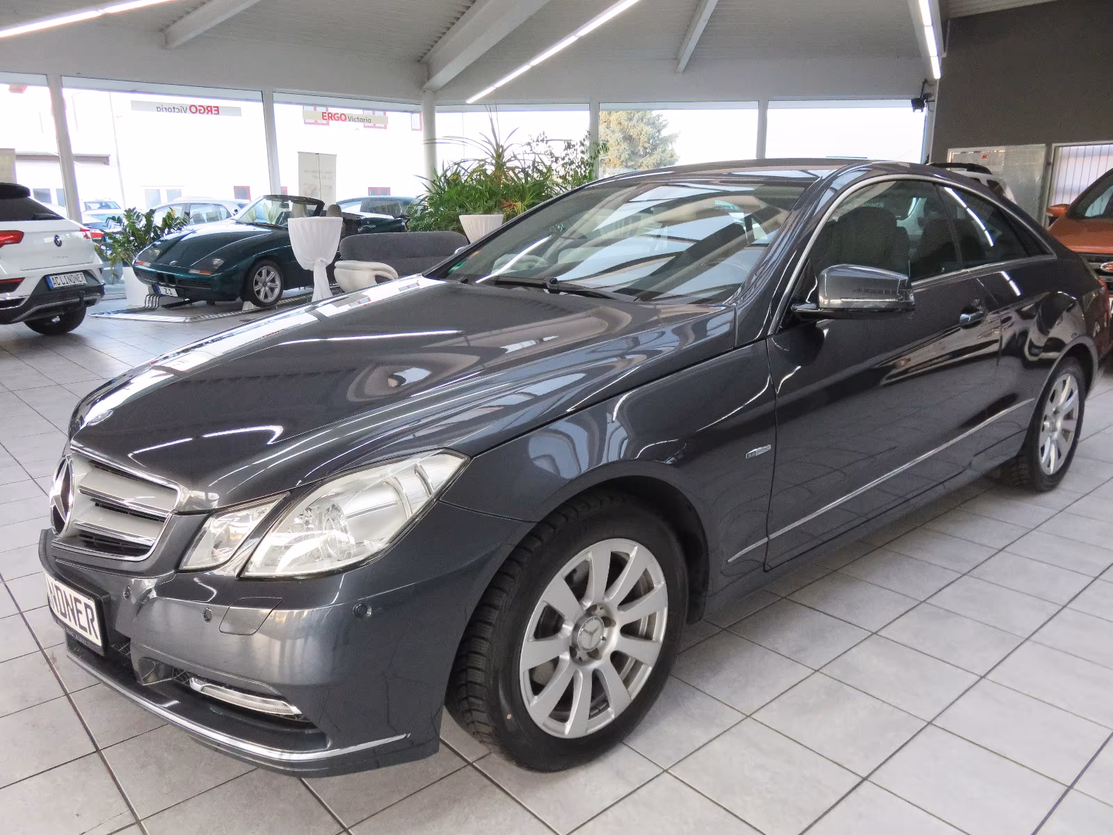 Mercedes-Benz E 250 Coupe CGI BlueEfficiency*Navi*Bi-Xenon*PDC