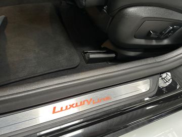 Fahrzeugabbildung BMW 520i Luxury Line Kamera HiFi Alarm Komfzg Panora