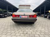 BMW 730 i  Oldtimer H - BMW 7er Reihe mit Benzin-Antrieb: Limousine, Automatik